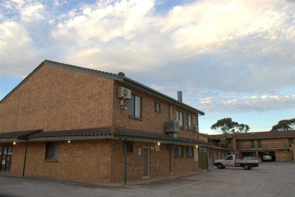 Pooraka Motor Inn Exterior foto
